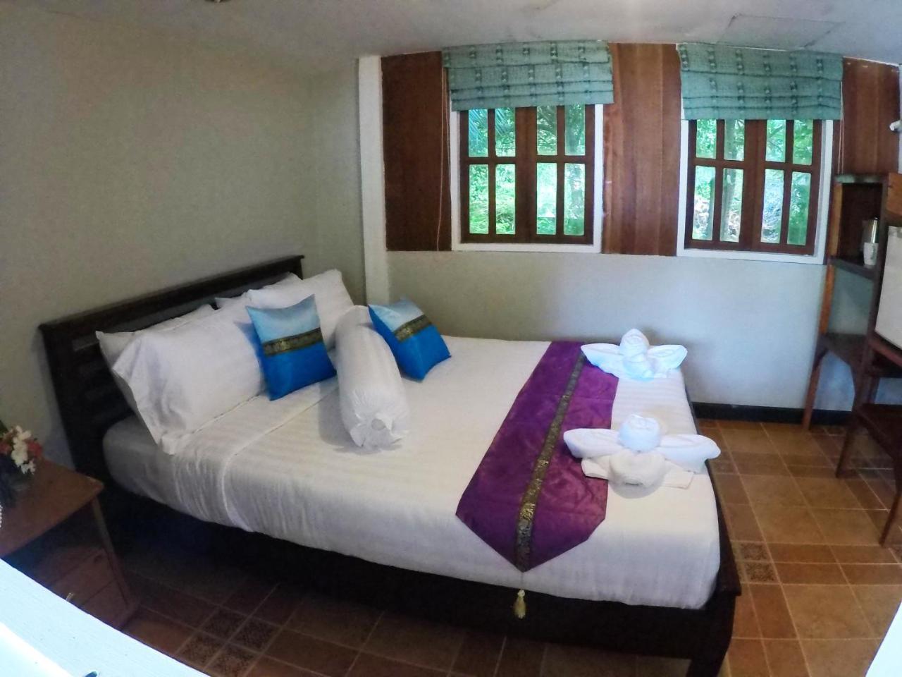 Dolphin Bay Beach Resort Ко Панган Екстериор снимка